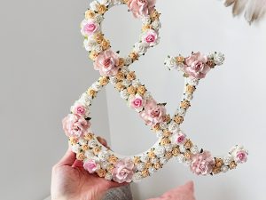 Lettre fleurie 30 cm de hauteur à l’unité