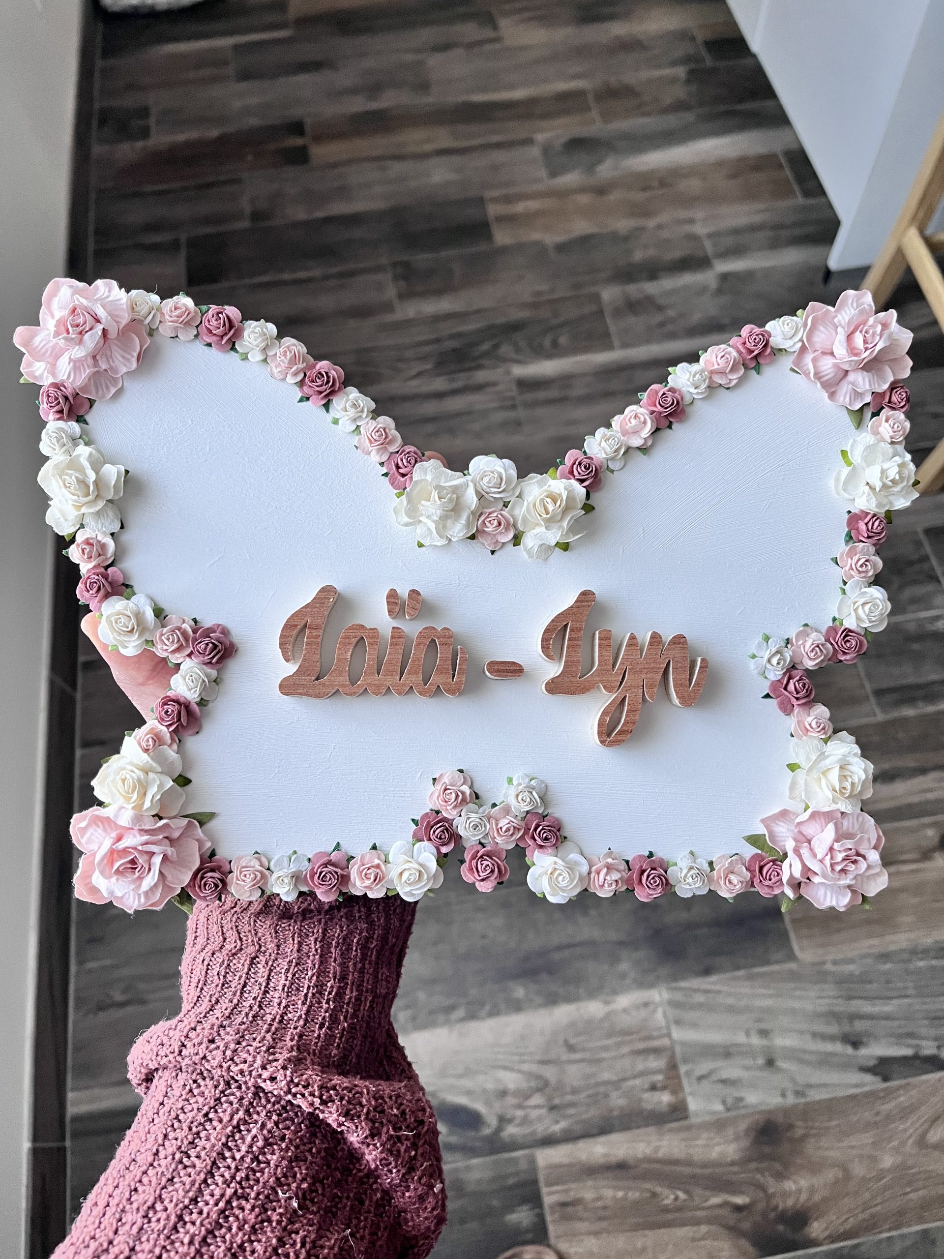 Le papillon en bois fleuri avec prénom 🦋 – Image 6